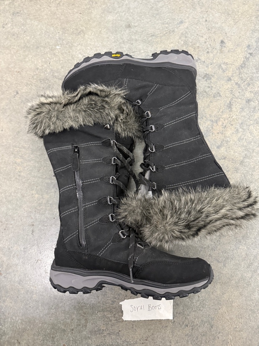 Eddie Bauer Black Lace-Up Winter Boots with Faux Fur Cuff - Picture 4 of 6